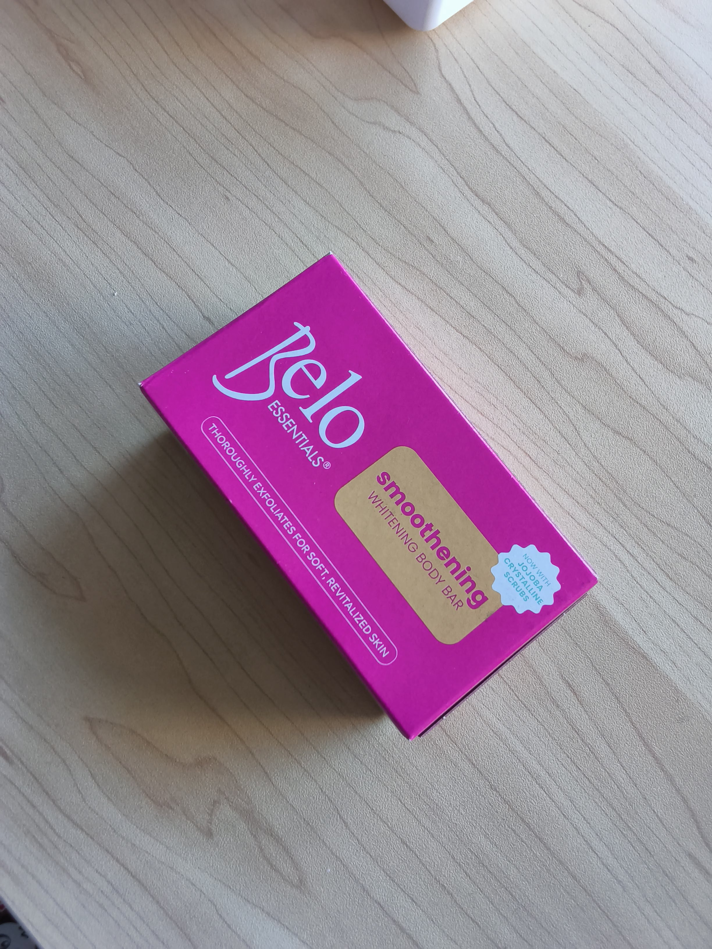 Belo essentials  smoothening  whitening bar 135g