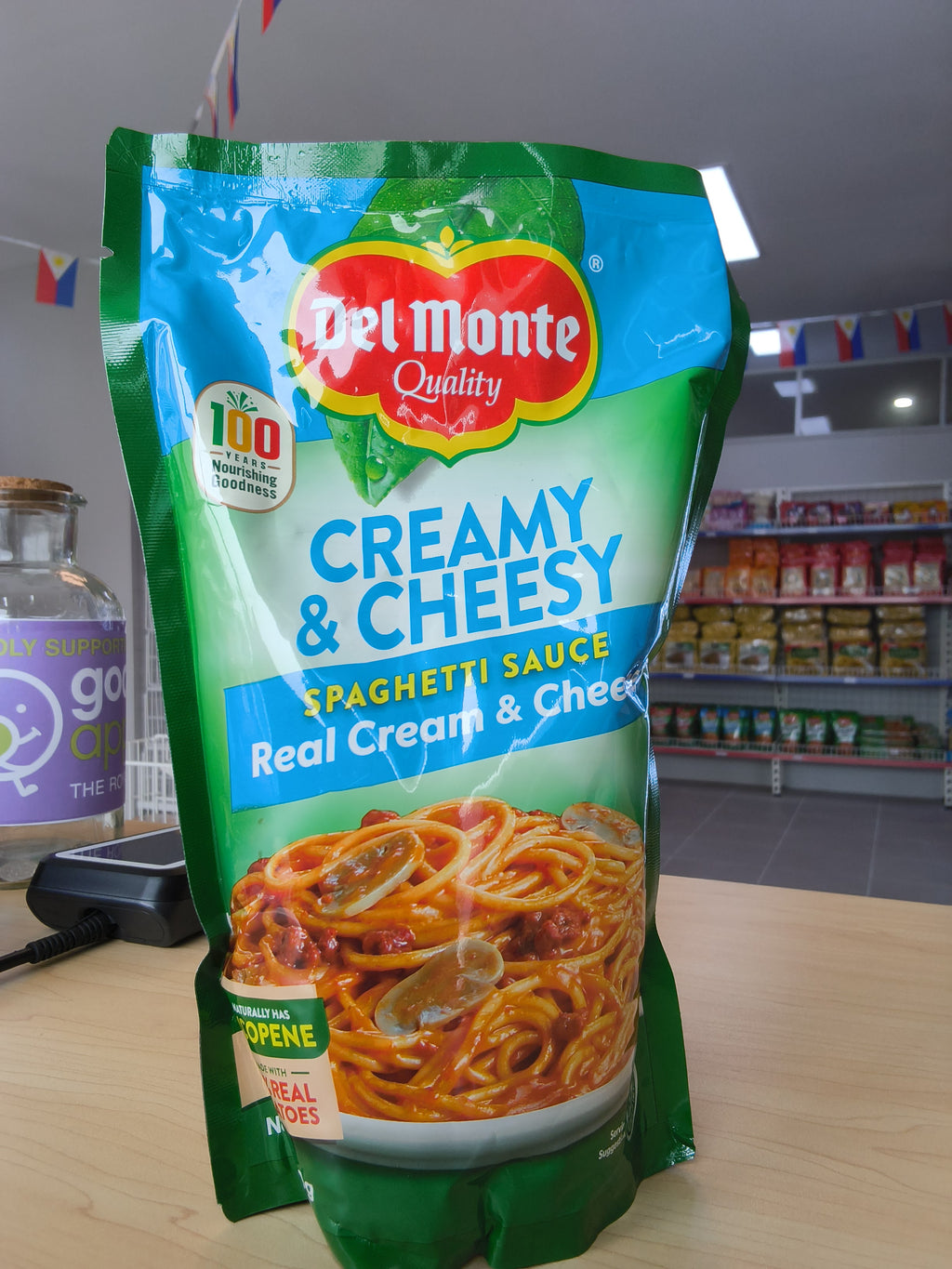 Del Monte Creamy & Cheesy spaghetti sauce 900g
