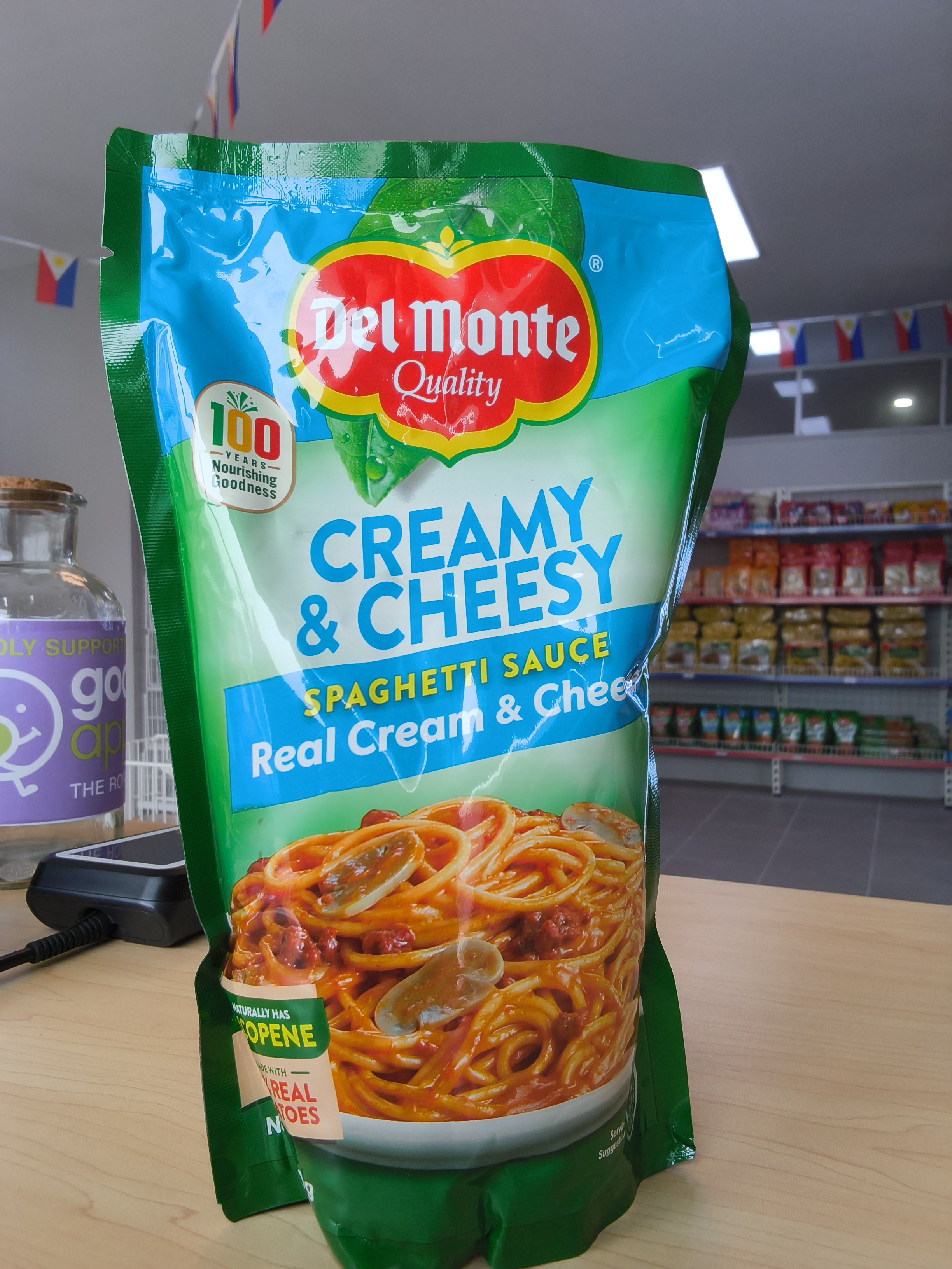 Del Monte Creamy & Cheesy spaghetti sauce 900g