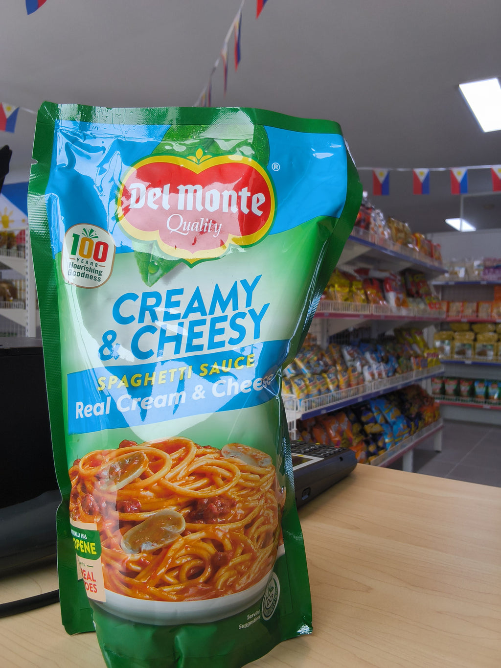 Del Monte Creamy & Cheesy spaghetti sauce 900g