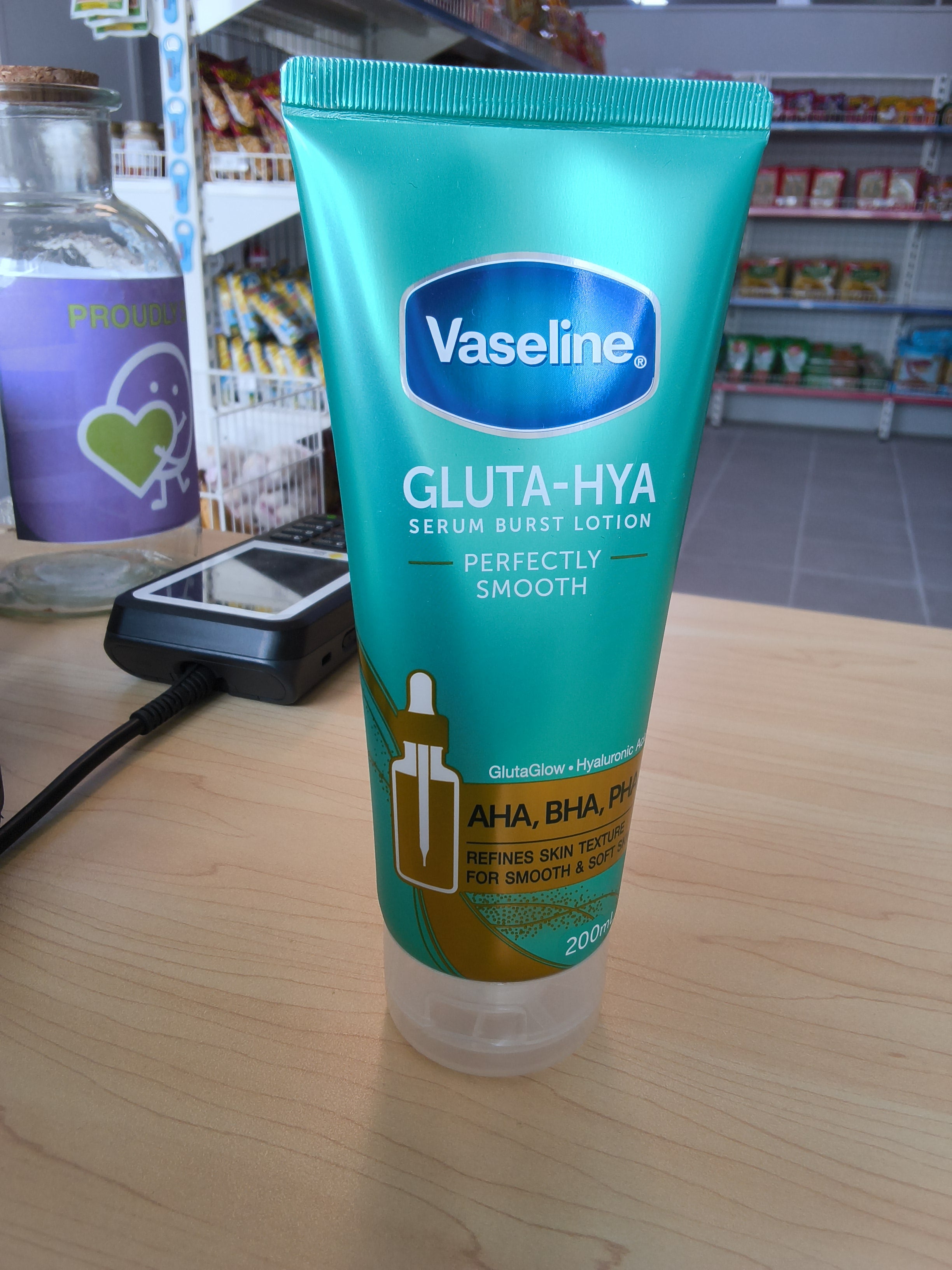 Vaseline  Gluta -HYA Serum Burst Lotion  Perfectly Smooth 200ml